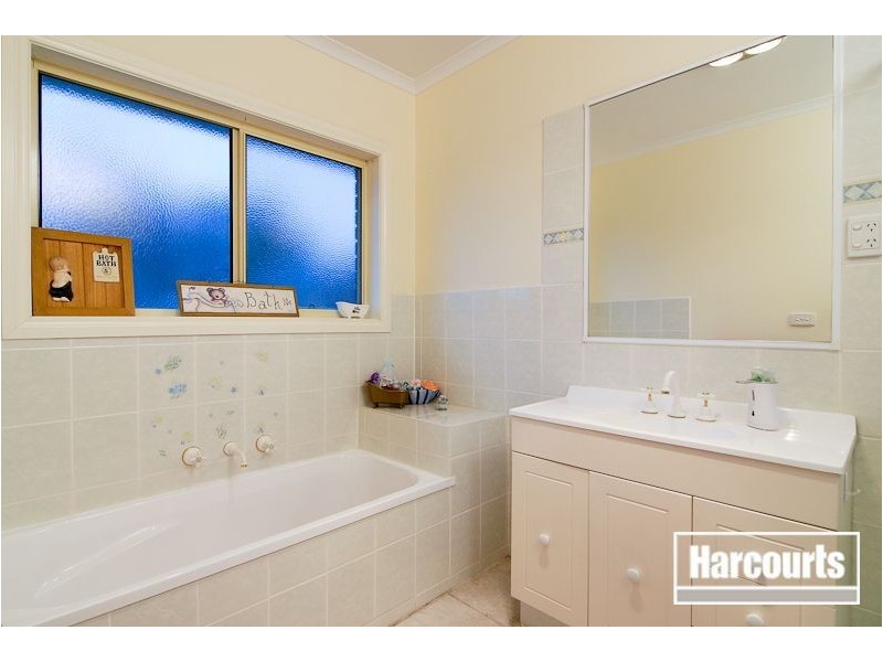 6 Hillview Drive, Carrum Downs VIC 3201