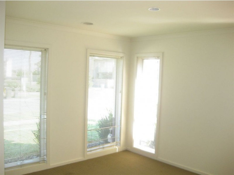 20 Lats Avenue, Carrum Downs VIC 3201