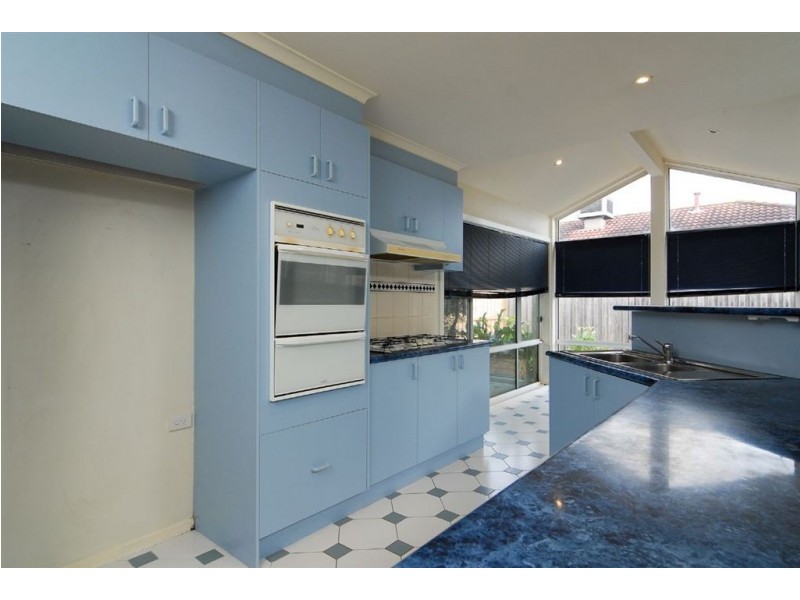 8 Cobblestone Ave, Narre Warren South VIC 3805