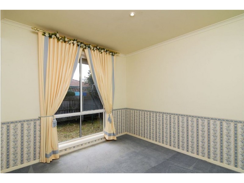 8 Cobblestone Ave, Narre Warren South VIC 3805