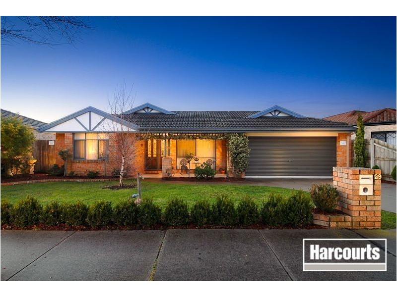 29 Delatite Way, Skye VIC 3977