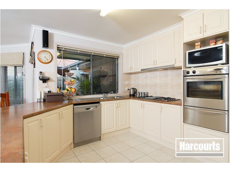 29 Delatite Way, Skye VIC 3977