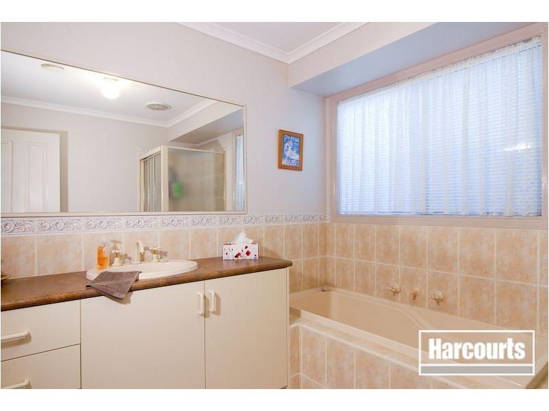 29 Delatite Way, Skye VIC 3977