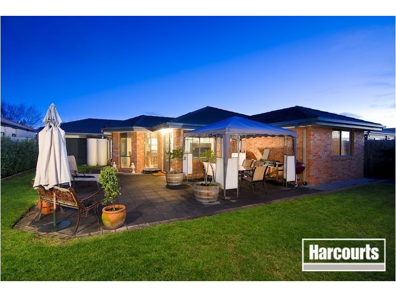 29 Delatite Way, Skye VIC 3977