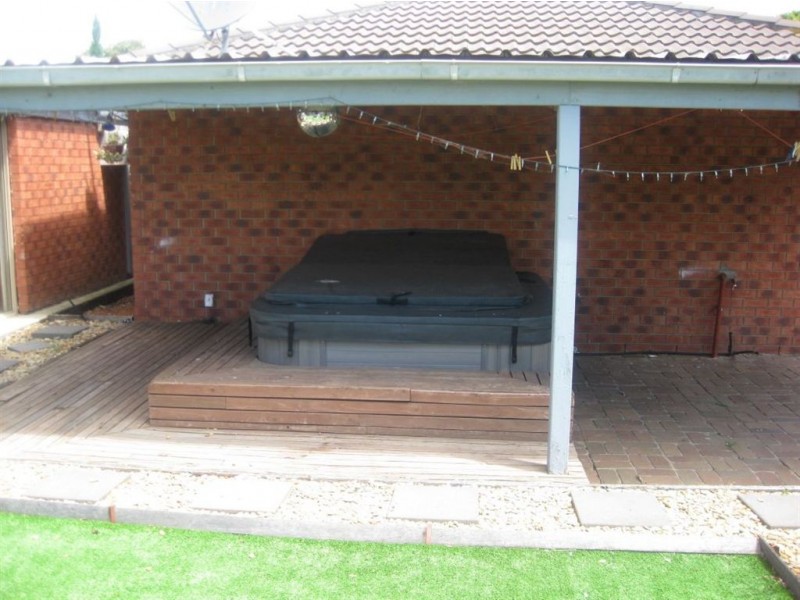 100 Carrum Woods Drive, Carrum Downs VIC 3201