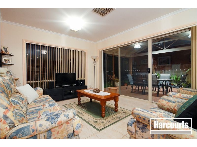 6 Opal Court, Skye VIC 3977