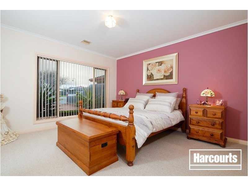 6 Opal Court, Skye VIC 3977