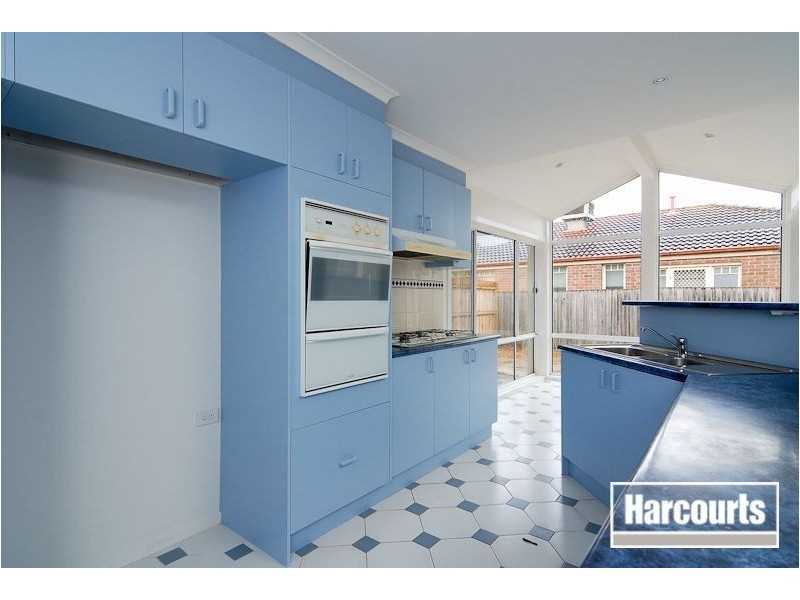 8 Cobblestone Avenue, Narre Warren South VIC 3805