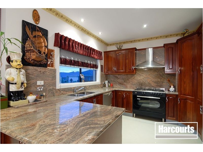 17 Diamond Parade, Skye VIC 3977