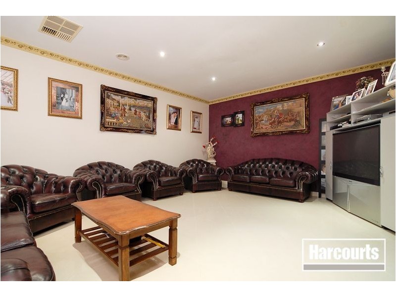 17 Diamond Parade, Skye VIC 3977