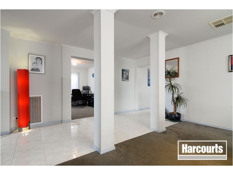 30 McGowan Drive, Skye VIC 3977