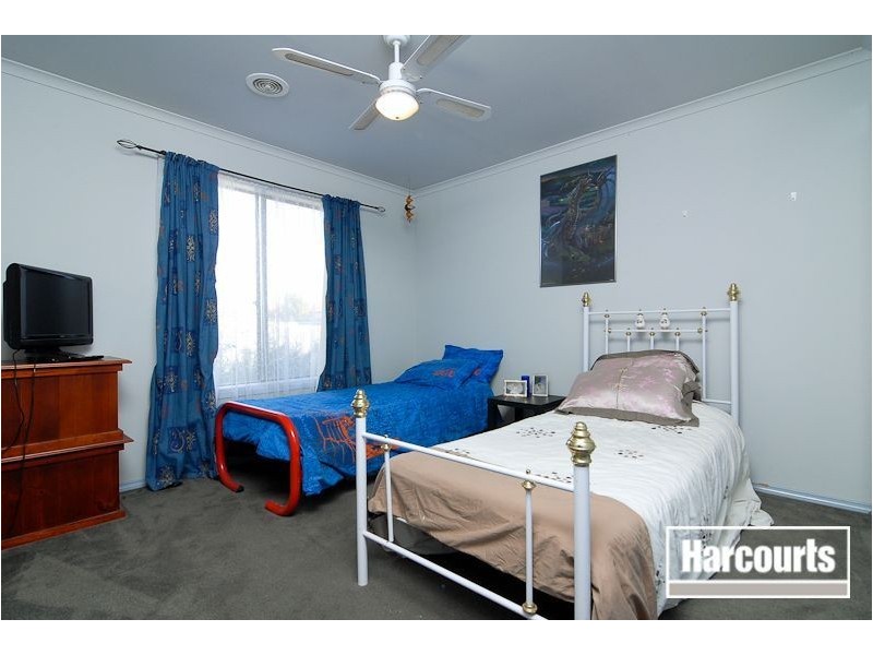 30 McGowan Drive, Skye VIC 3977