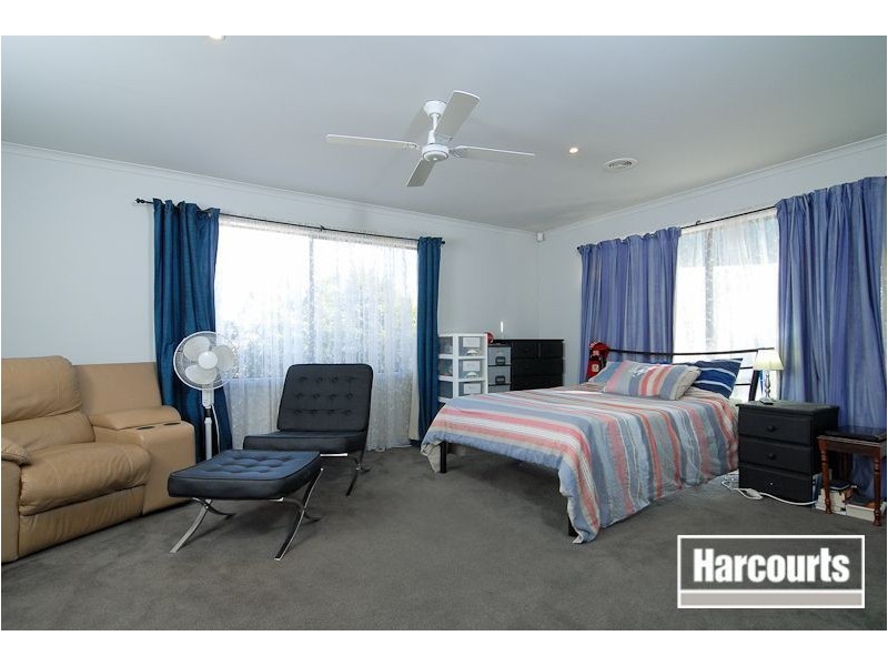 30 McGowan Drive, Skye VIC 3977