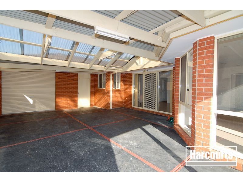 11 Rocklea Cres, Skye VIC 3977