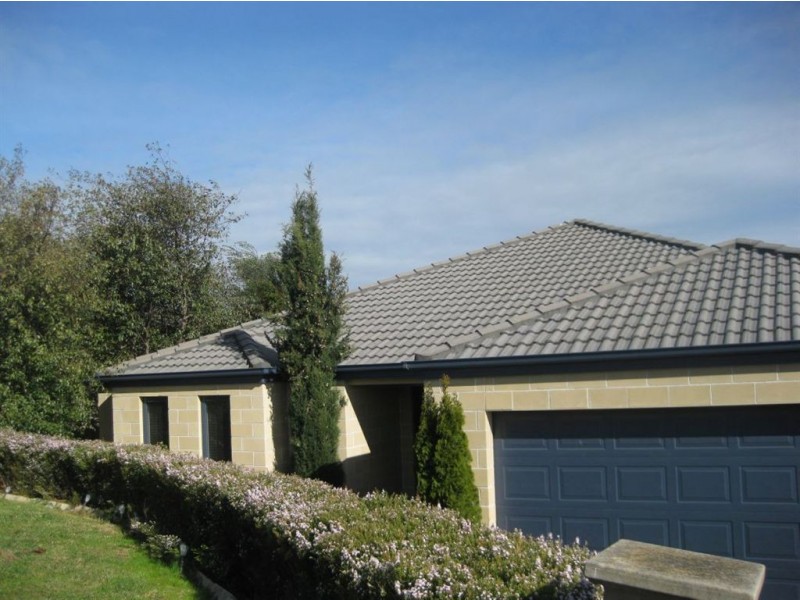 4 Joan Court, Skye VIC 3977