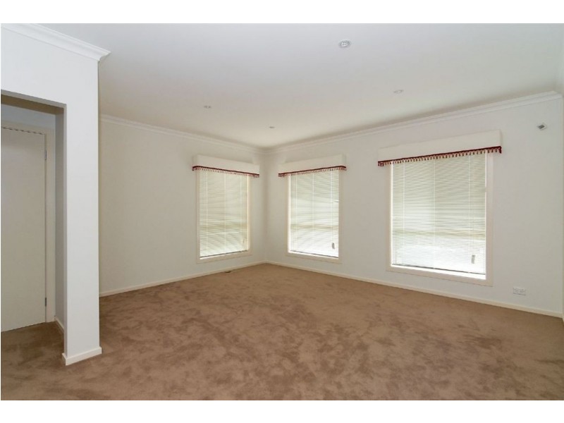 15 Clancy Crescent, Carrum Downs VIC 3201