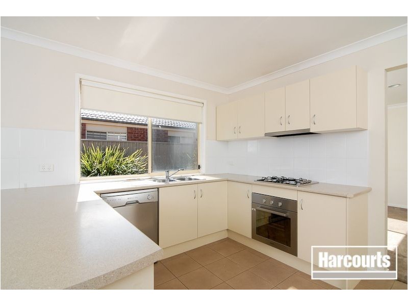 7 Maddock Drive, Cranbourne East VIC 3977