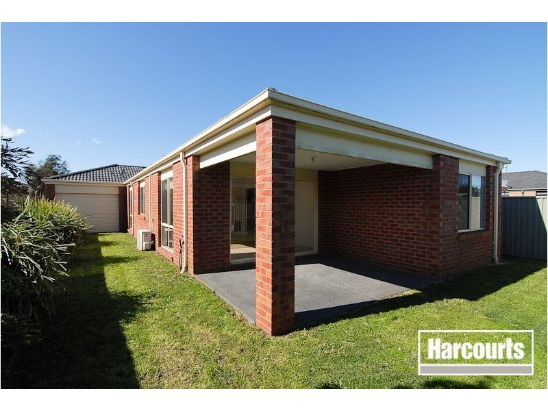 7 Maddock Drive, Cranbourne East VIC 3977