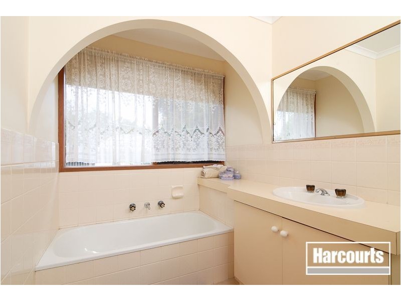 12 Pardalote Avenue, Carrum Downs VIC 3201