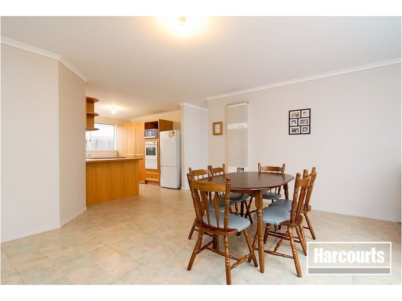 14 Captain Cook Close, Skye VIC 3977
