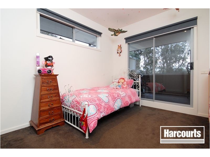 33/2 Barton Drive, Sandhurst VIC 3977