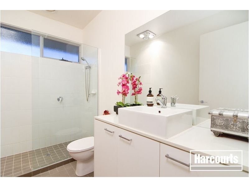 33/2 Barton Drive, Sandhurst VIC 3977