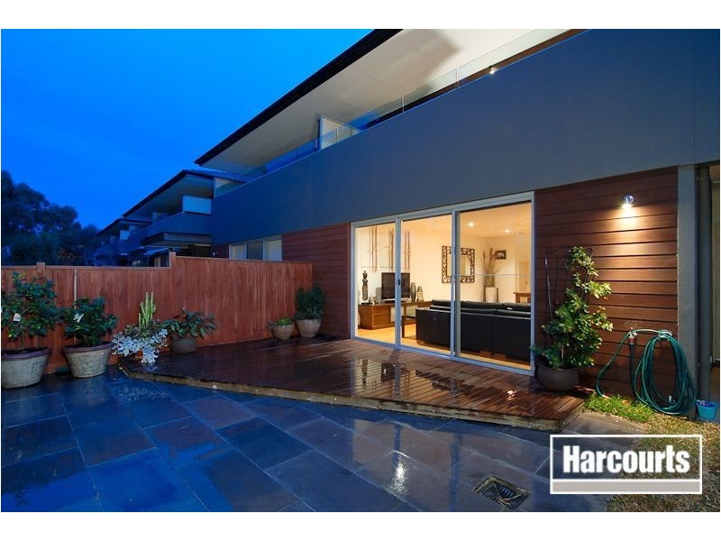 33/2 Barton Drive, Sandhurst VIC 3977