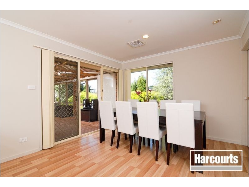 10 Rocklea Crescent, Skye VIC 3977