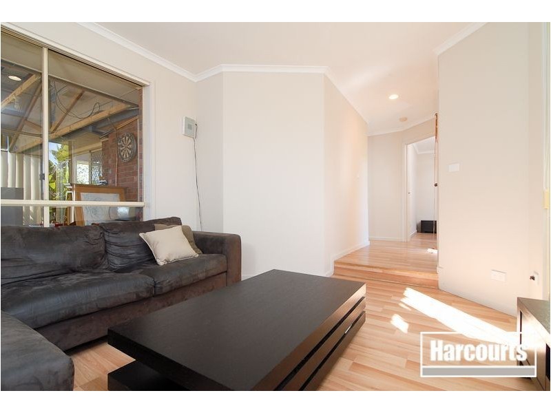 10 Rocklea Crescent, Skye VIC 3977