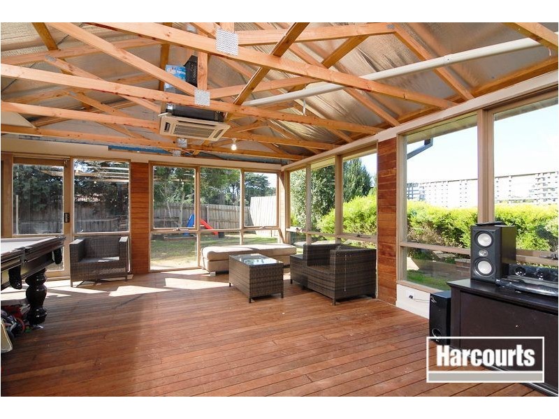 10 Rocklea Crescent, Skye VIC 3977