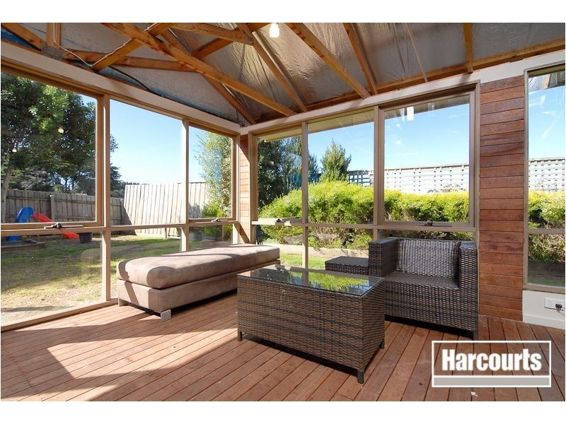 10 Rocklea Crescent, Skye VIC 3977