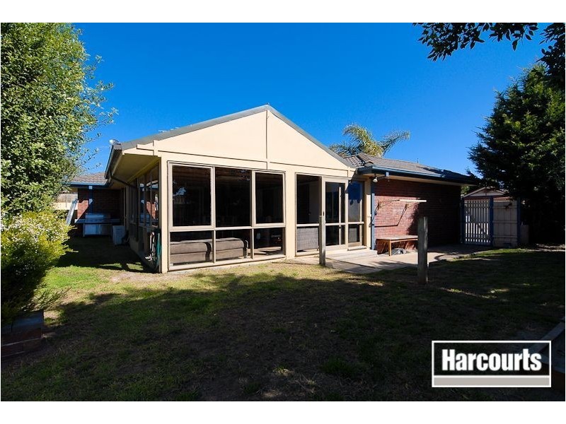 10 Rocklea Crescent, Skye VIC 3977