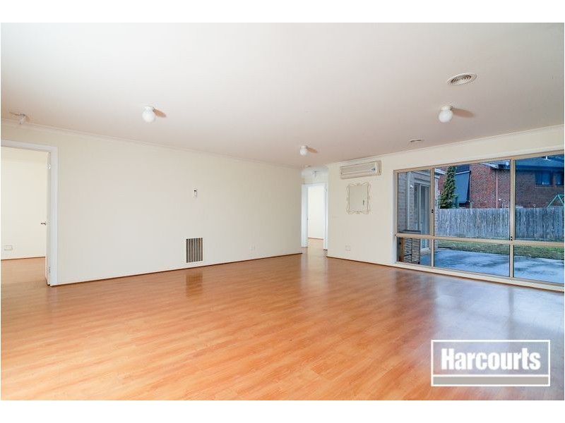 13 Minka Place, Skye VIC 3977