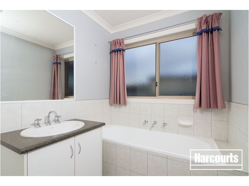 13 Minka Place, Skye VIC 3977