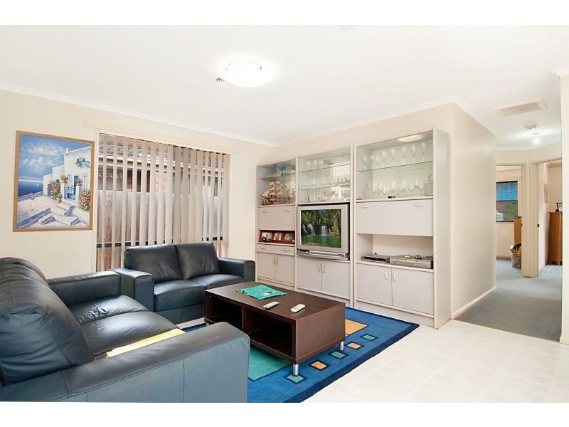 17 Natisone Place, Skye VIC 3977