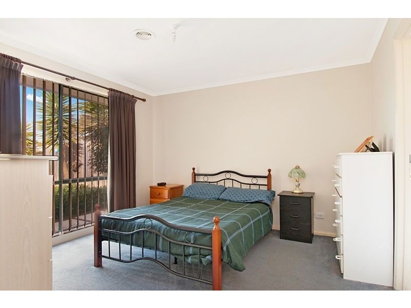 17 Natisone Place, Skye VIC 3977