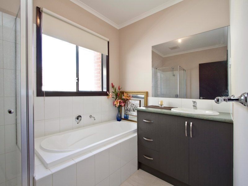 12a Broderick Road, Carrum Downs VIC 3201