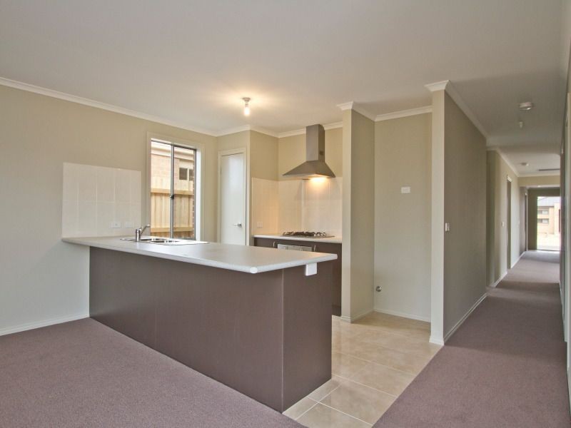 25 Myhaven Circuit, Carrum Downs VIC 3201