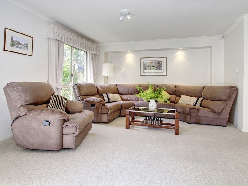 13 Tulloch Drive, Sandhurst VIC 3977