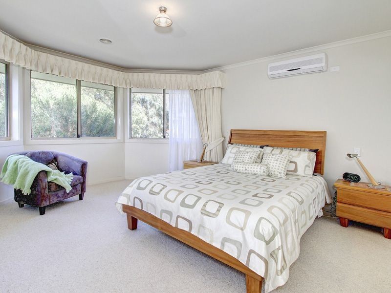 13 Tulloch Drive, Sandhurst VIC 3977