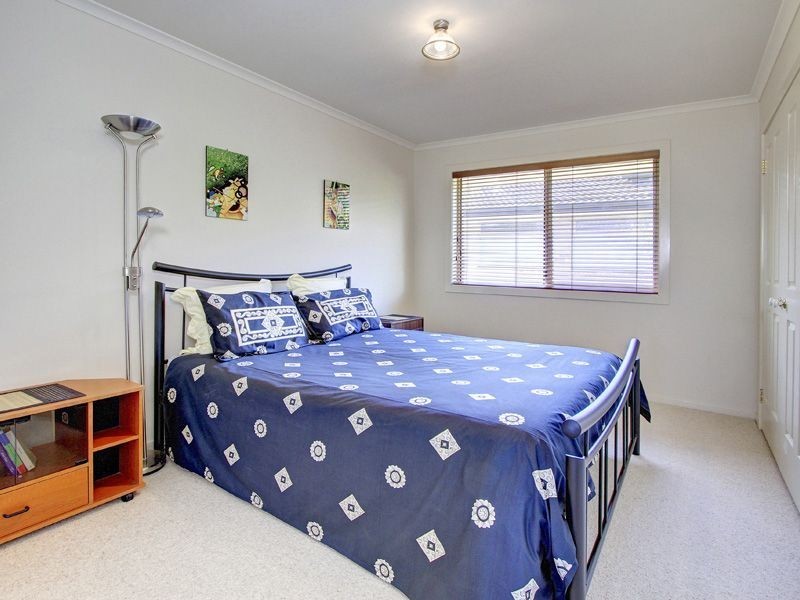 13 Tulloch Drive, Sandhurst VIC 3977
