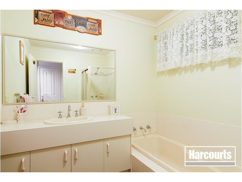 12 Streeton Court, Skye VIC 3977