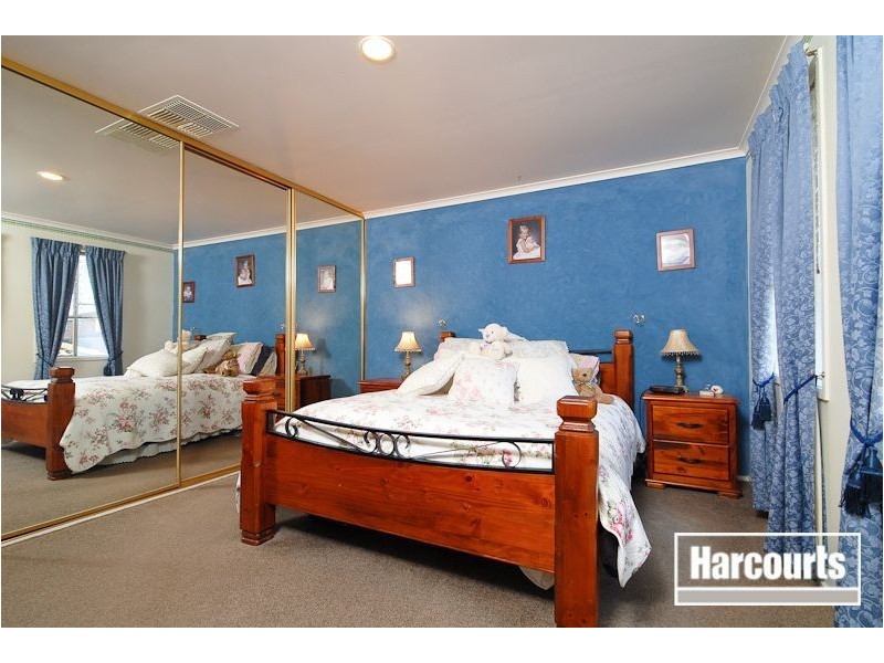 12 Streeton Court, Skye VIC 3977