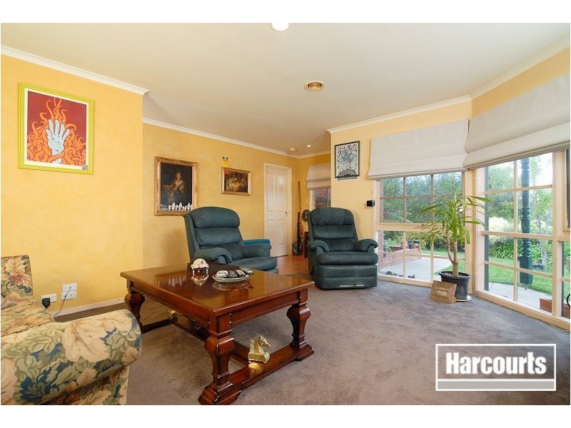 11 Belmont Avenue, Carrum Downs VIC 3201