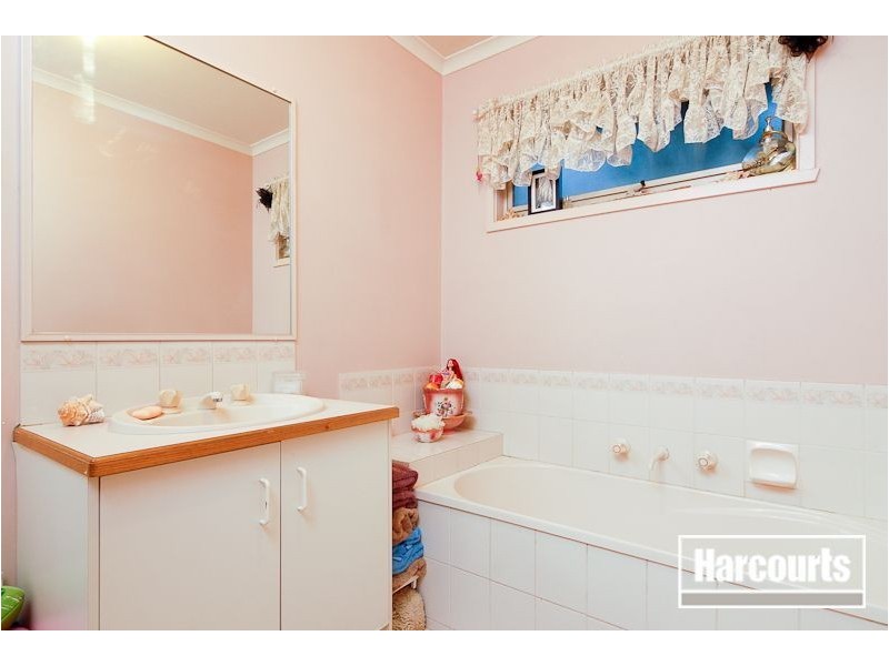 11 Belmont Avenue, Carrum Downs VIC 3201