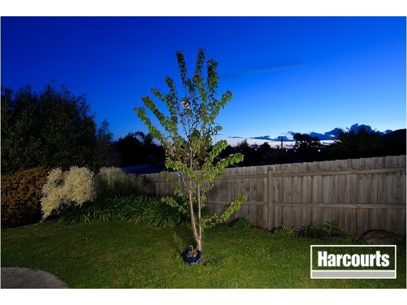 11 Belmont Avenue, Carrum Downs VIC 3201