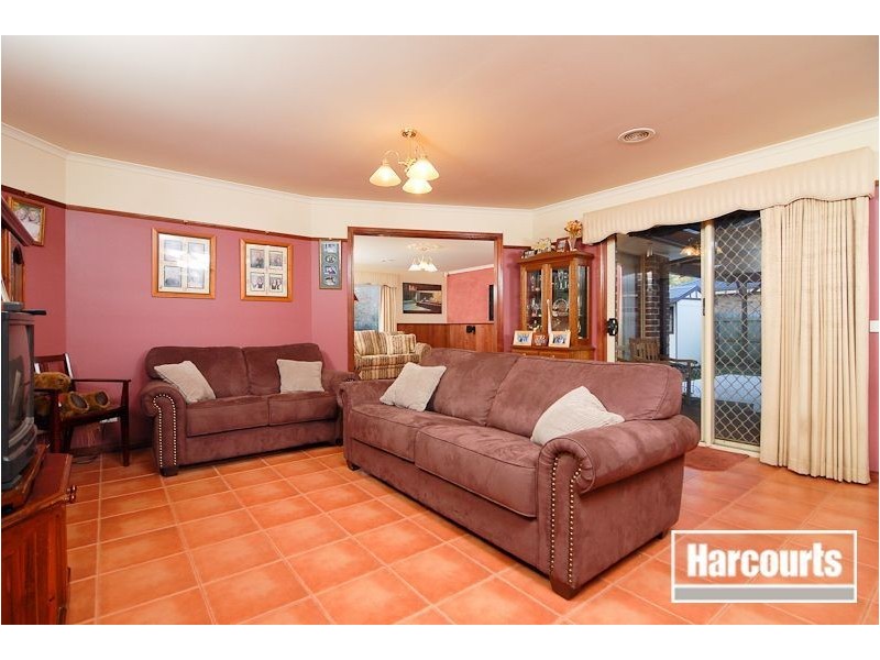 14 Friuli Place, Skye VIC 3977