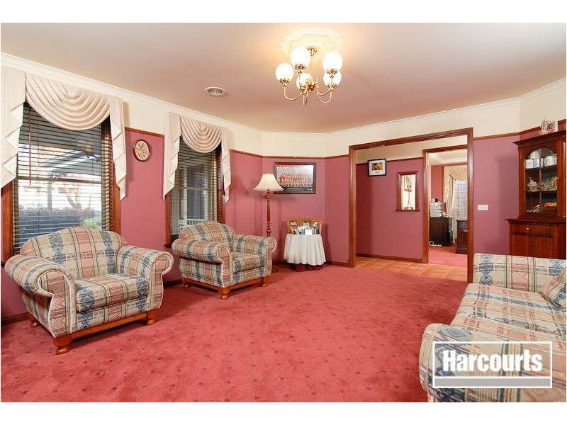 14 Friuli Place, Skye VIC 3977