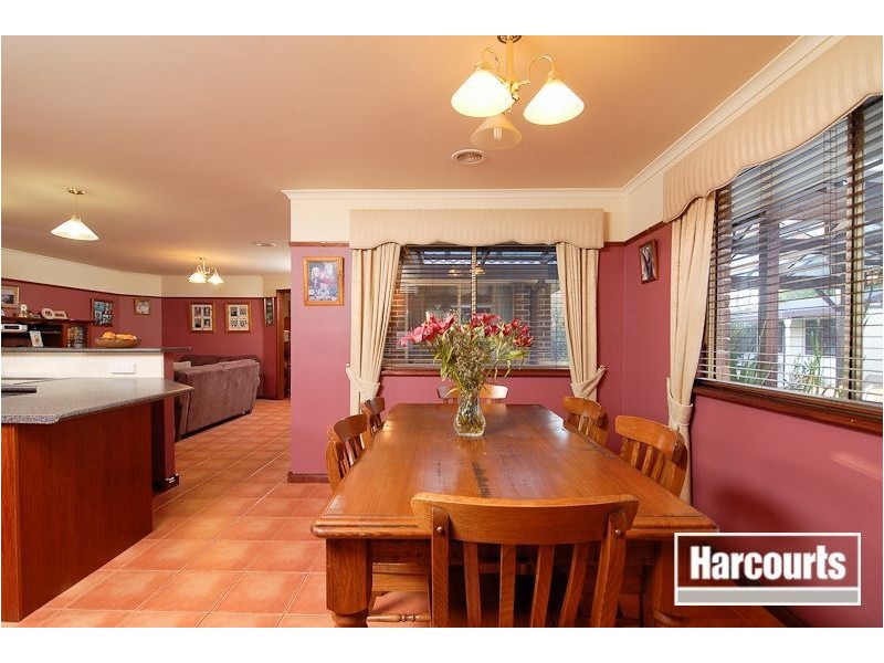 14 Friuli Place, Skye VIC 3977