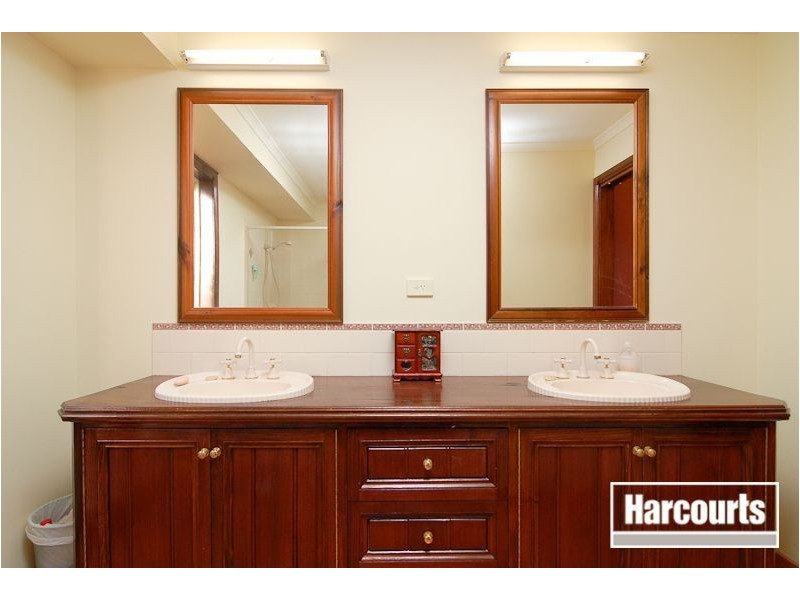 14 Friuli Place, Skye VIC 3977